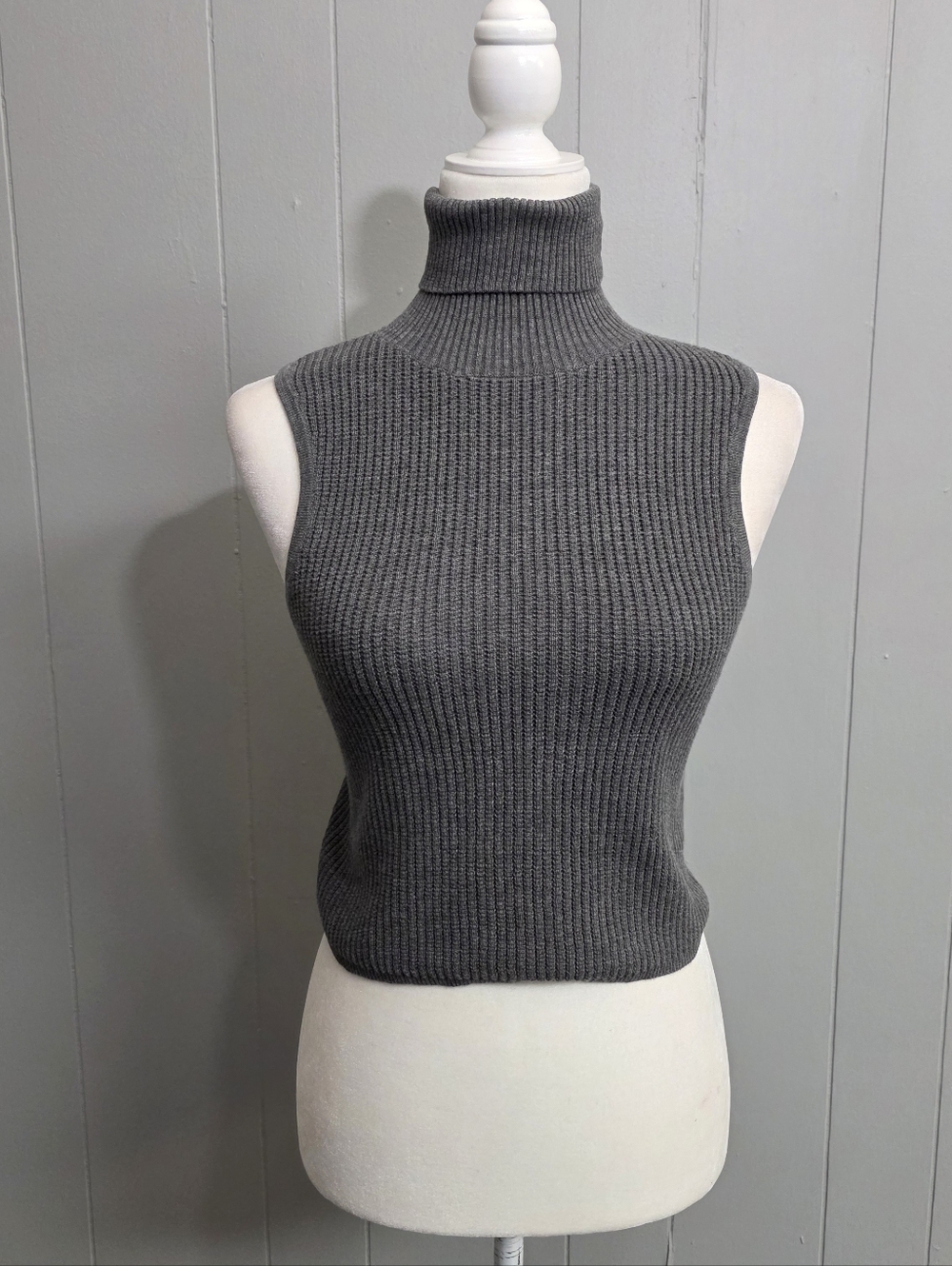 Olivaceous Turtleneck Knit Crop Tank Top Size M